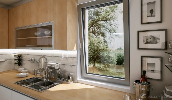 Tilt and turn window